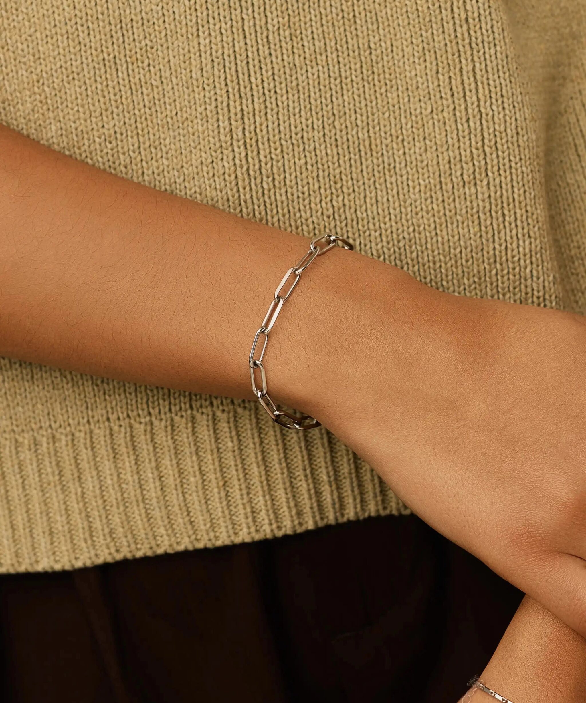 Alternative view of Classic Paperclip Chain Bracelet | Platinum Plated
