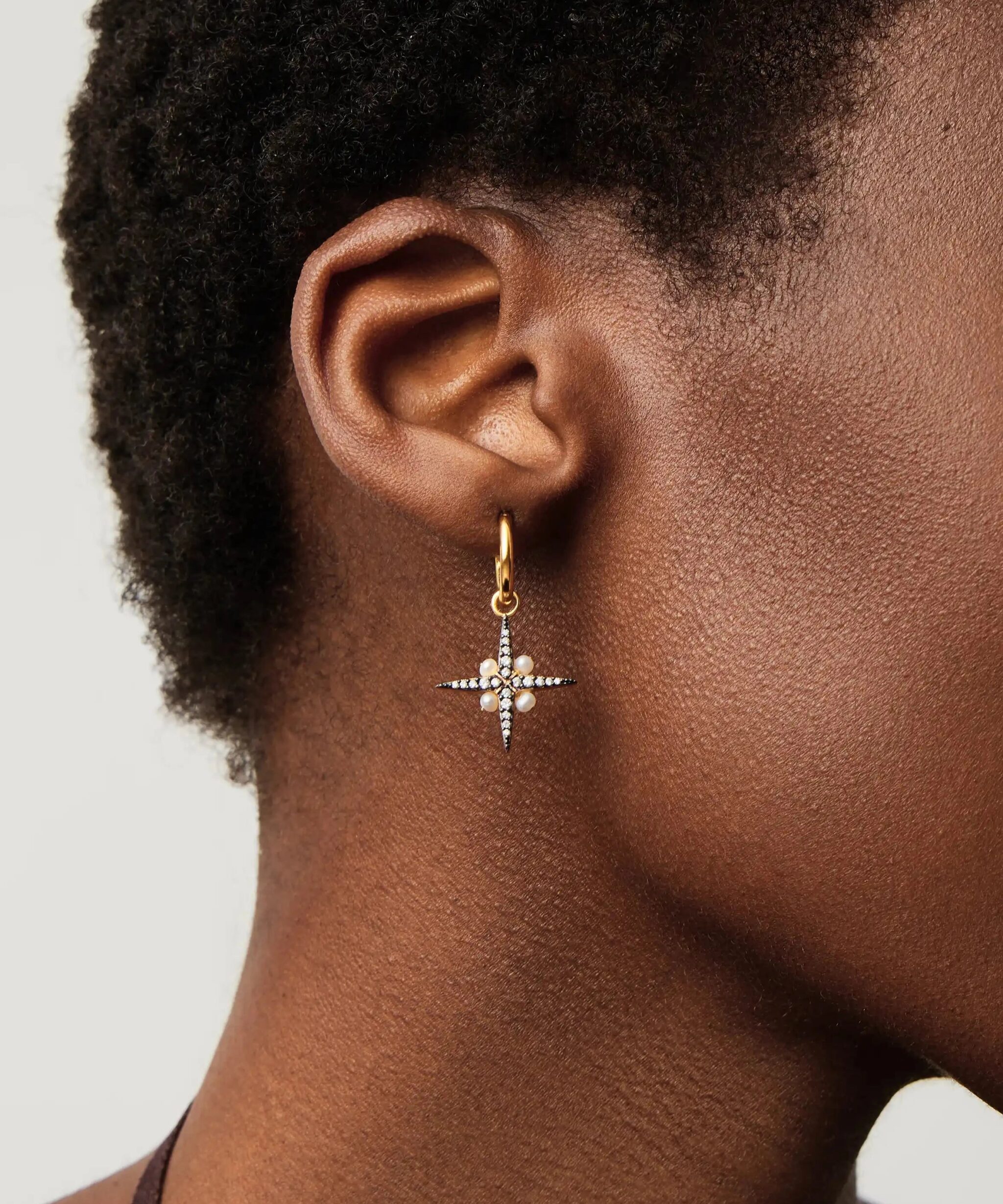 Alternative view of Harris Reed North Star Pearl Hoop Earrings | Gold/Pearl