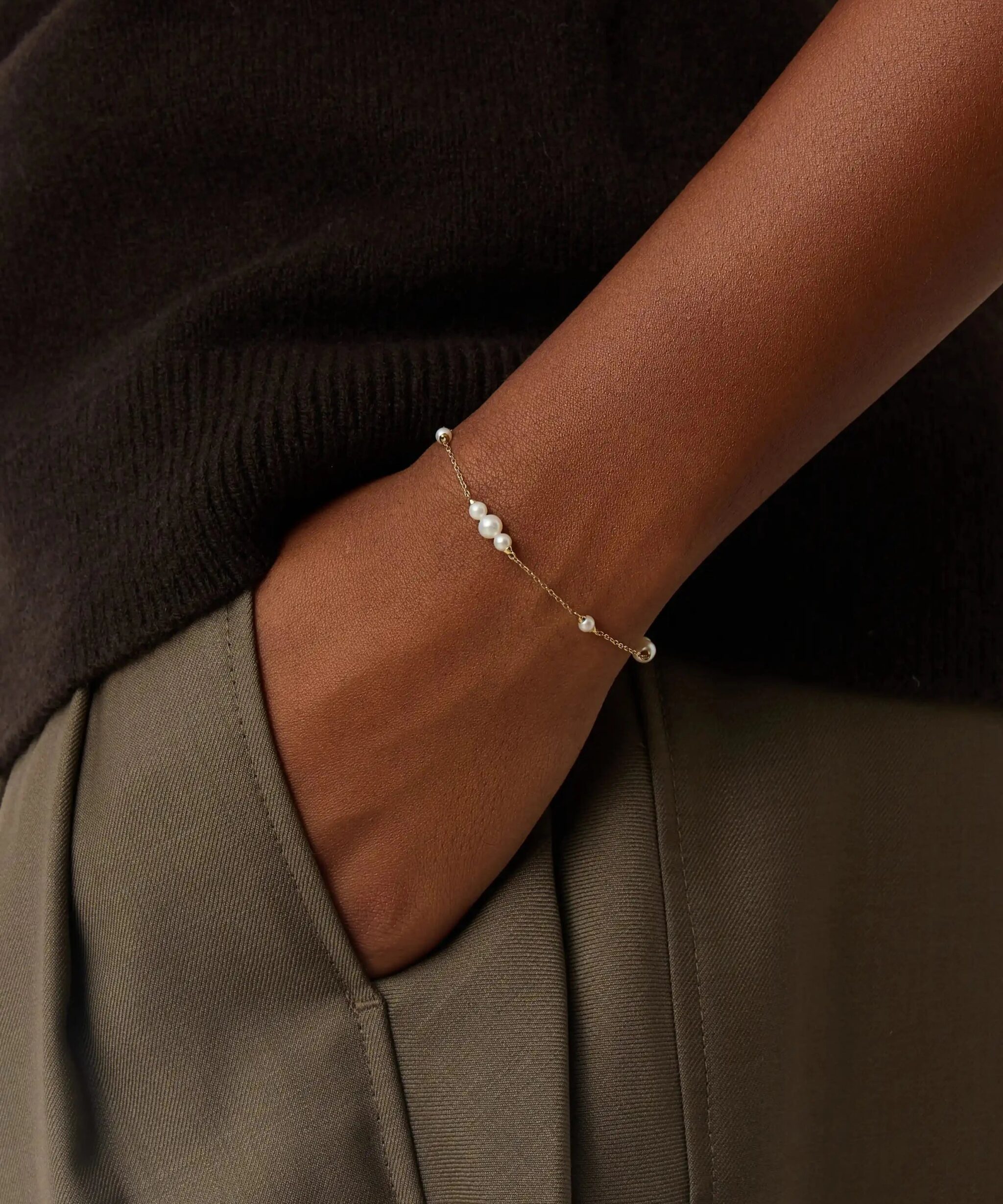 Alternative view of Solid Gold Pearl Chain Bracelet | 14ct Solid Gold/Pearl